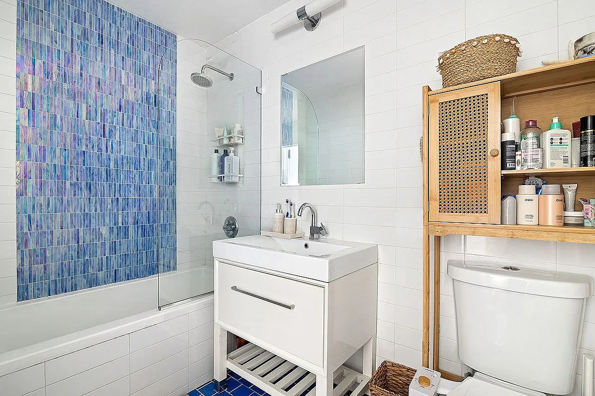 9116 Shore Front Pkwy - Photo 6 of 8