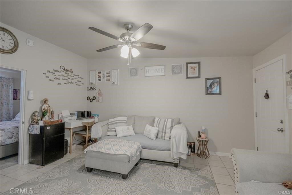 587 El Placer Rd - Photo 3 of 18