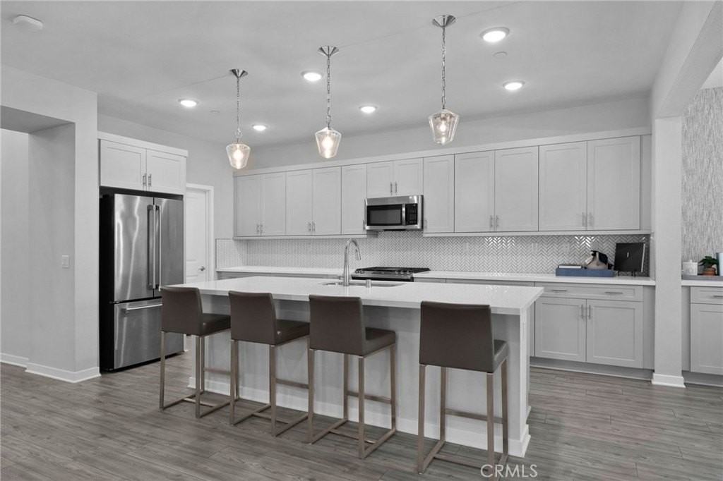 2621 E Clara Ln - Photo 7 of 34