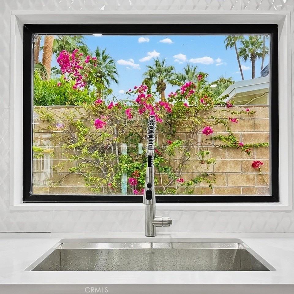 1523 E San Lorenzo Rd - Photo 5 of 24