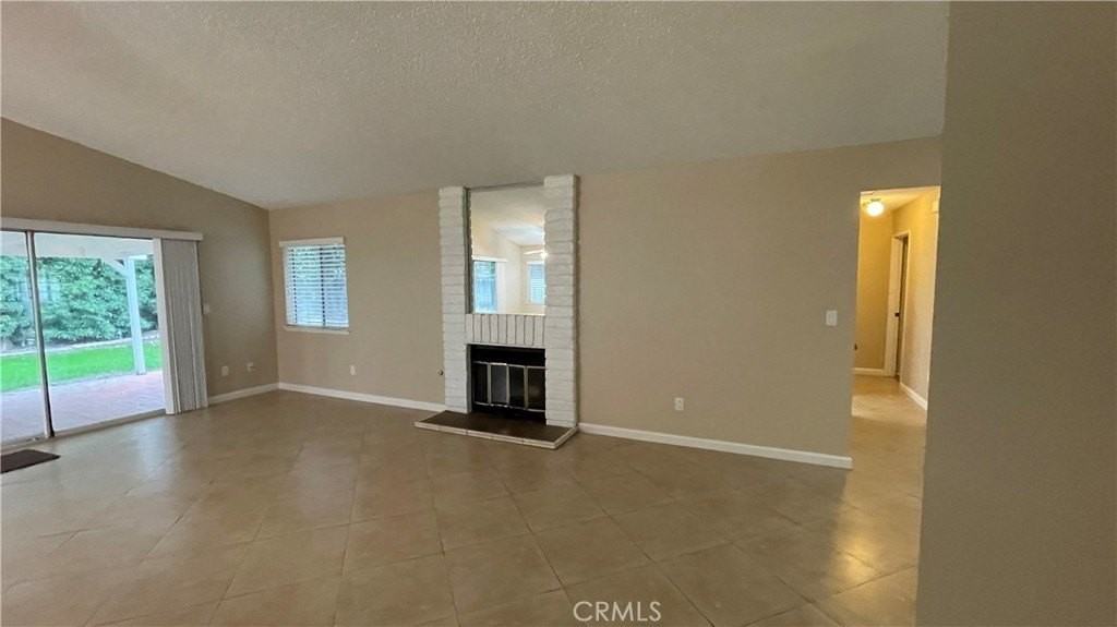 1328 E Pennsylvania Ave - Photo 4 of 23