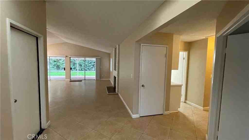 1328 E Pennsylvania Ave - Photo 5 of 23