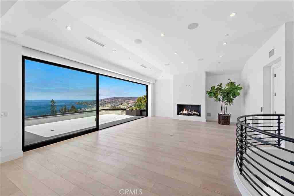 2340 Crestview Dr - Photo 5 of 50