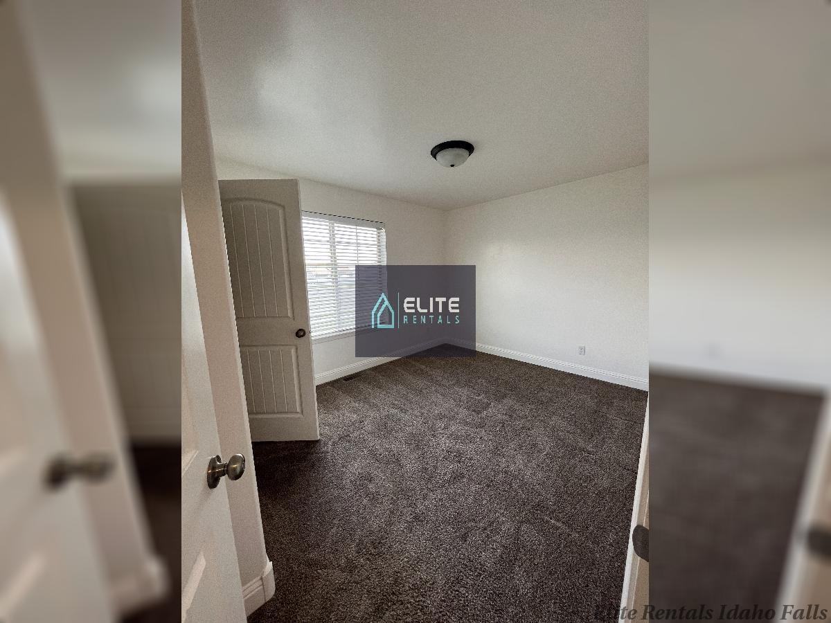 4341 Marlin Dr - Photo 3 of 18