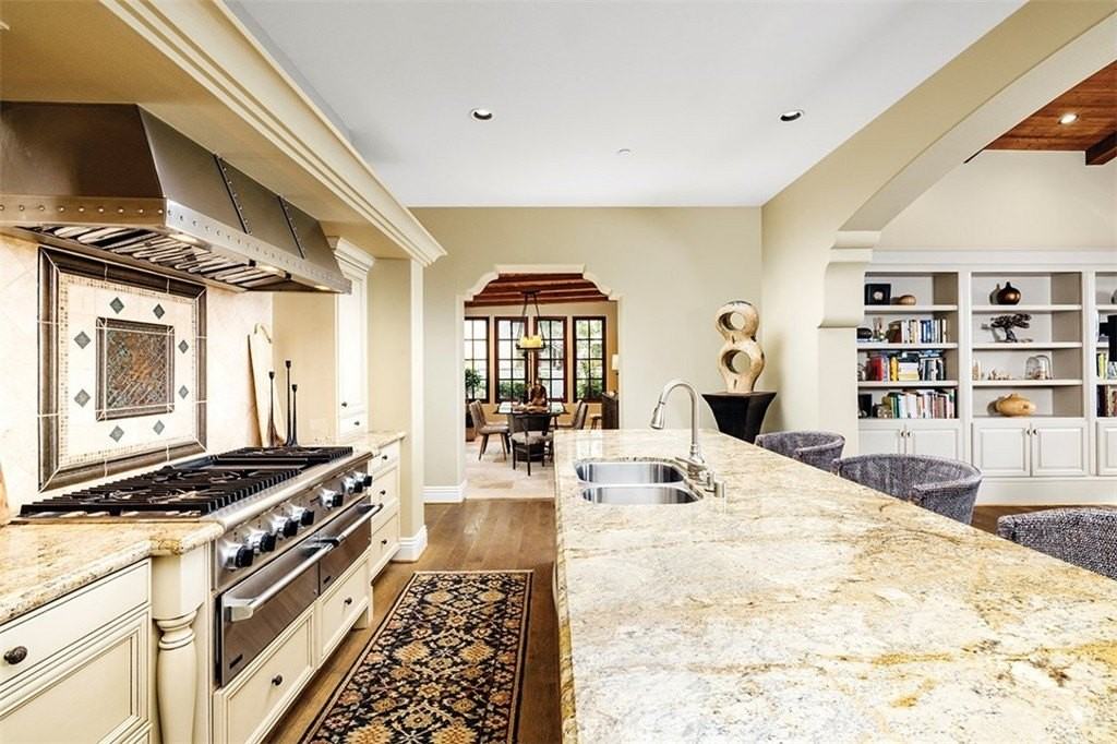 108 Archipelago Dr - Photo 7 of 41