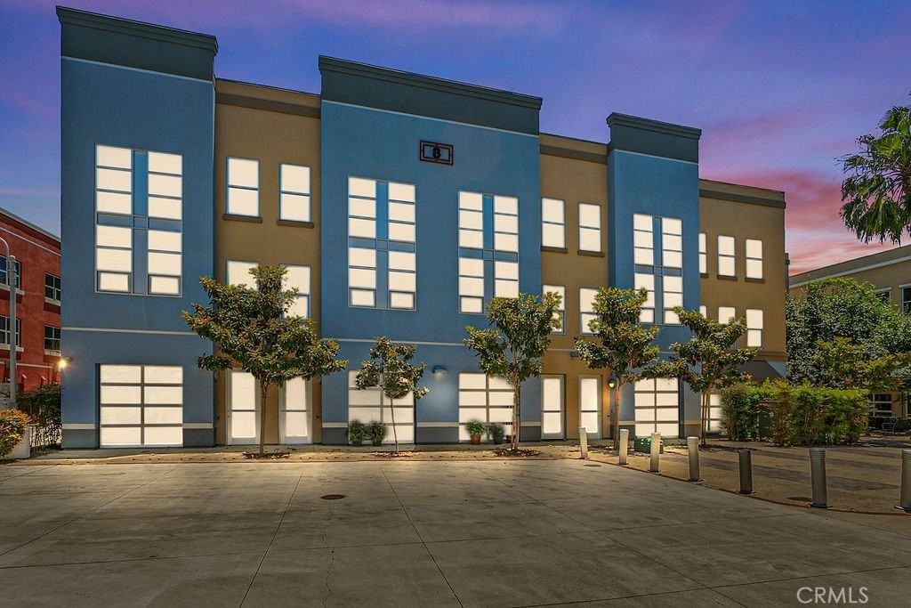 949 E Santa Ana Blvd - Photo 2 of 27