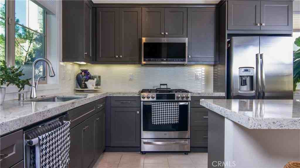 18295 Maidenhair Way - Photo 2 of 20