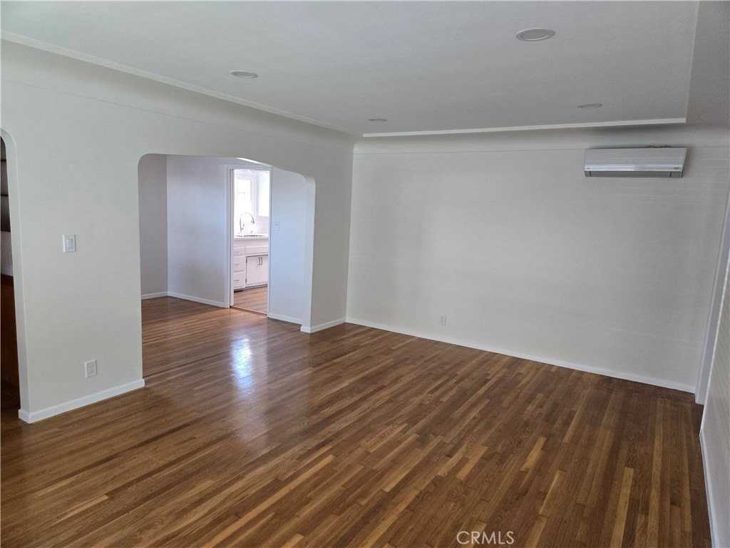 14001 Dunrobin Ave - Photo 6 of 45