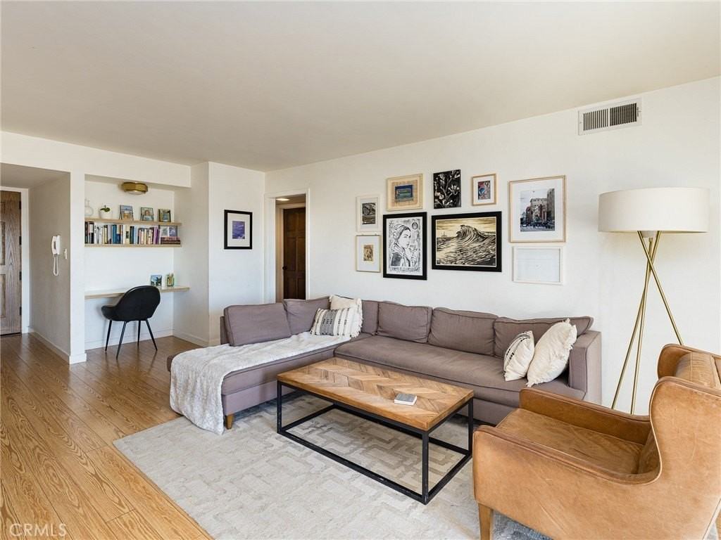 227 E Oak Ave #102 - Photo 4 of 32