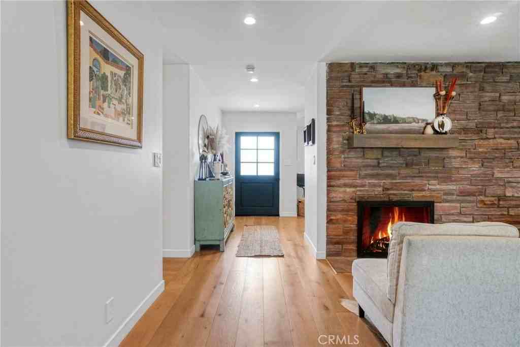 5247 W 138th St - Photo 5 of 26