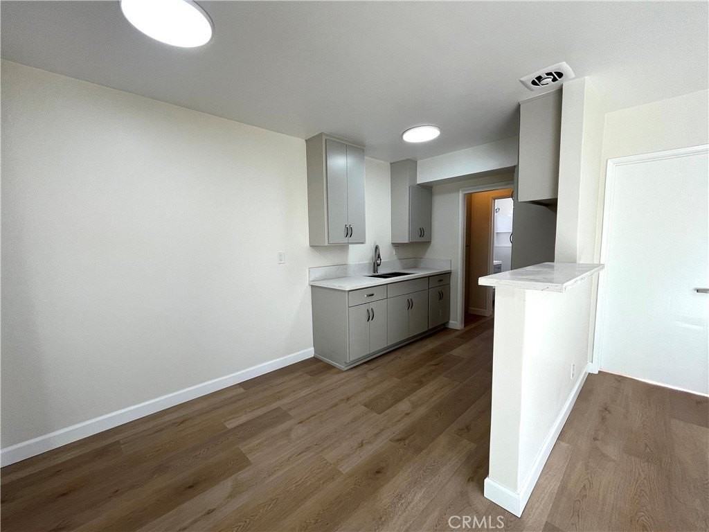 3430 W 63rd St #3 - Photo 5 of 9