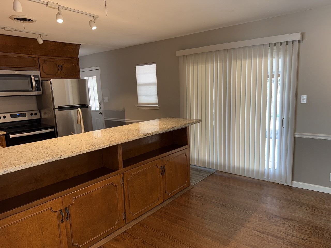 4407 Diamondhead Dr - Photo 5 of 17