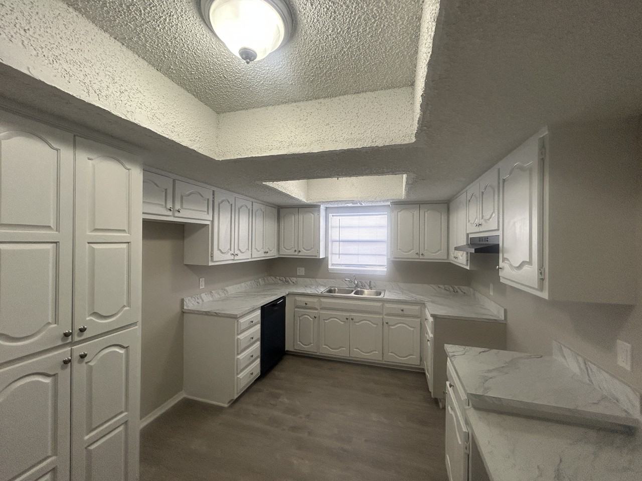 2003 N 29th St - Photo 3 of 18