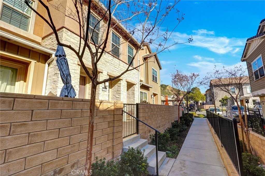 26417 Choral Ln - Photo 2 of 39