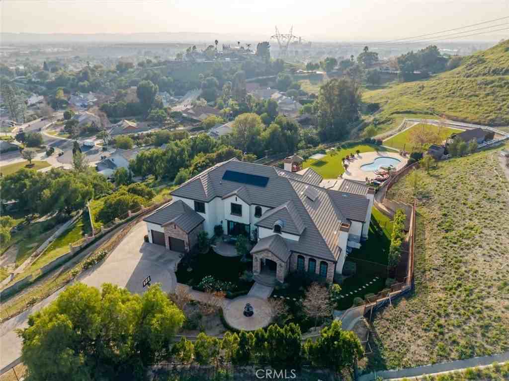 10817 W Stallion Ranch Rd - Photo 2 of 50