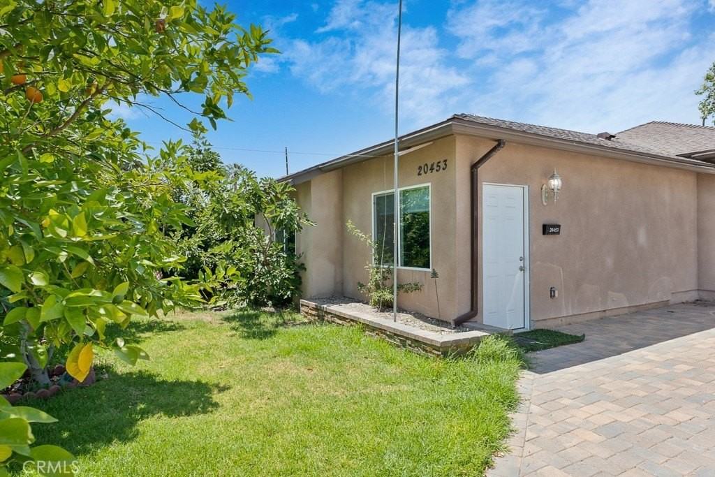 20451 Gault St - Photo 2 of 9