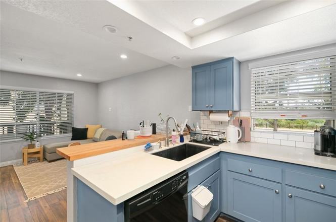 8718 E Indian Hills Rd - Photo 2 of 12