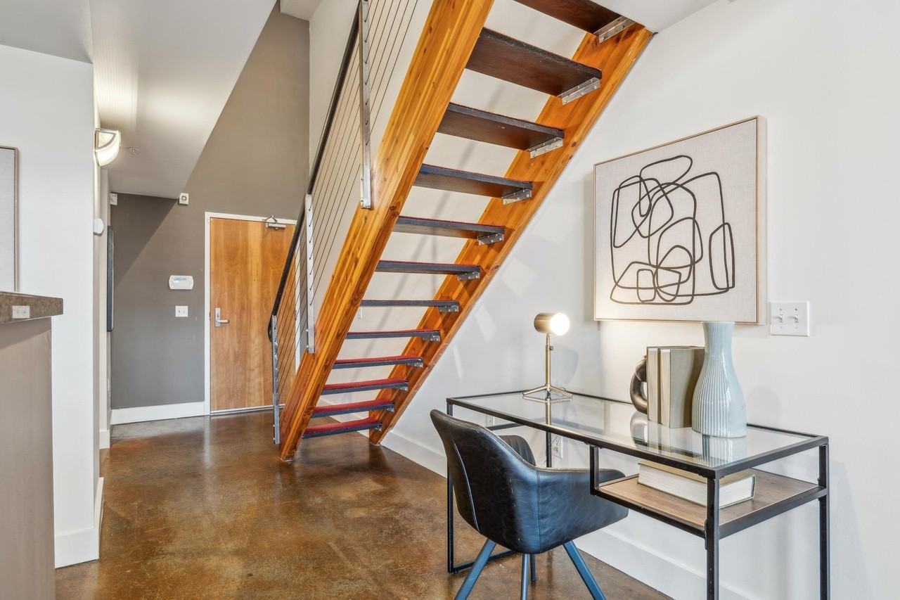 200 Townsend St - Photo 7 of 17