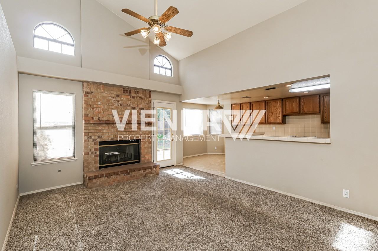 441 N Lexington Dr - Photo 6 of 20