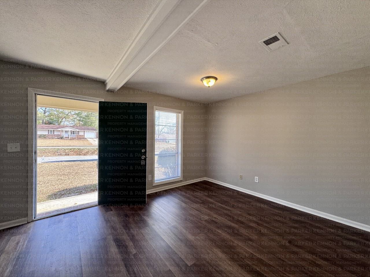 5315 Grady Dr - Photo 4 of 16