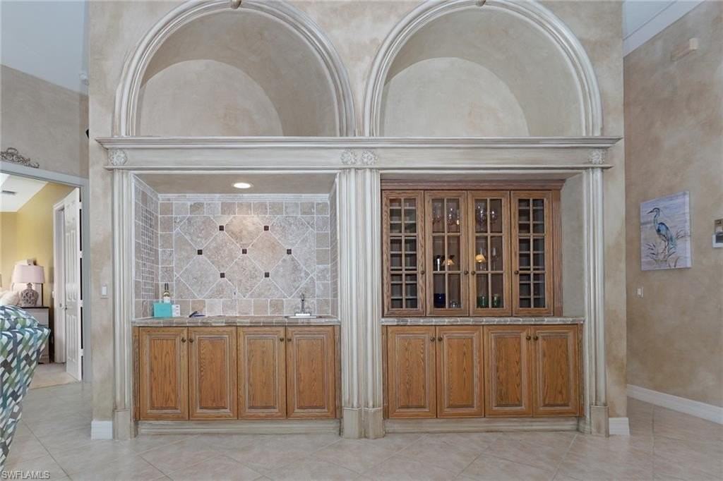 4248 Kensington High St - Photo 4 of 24