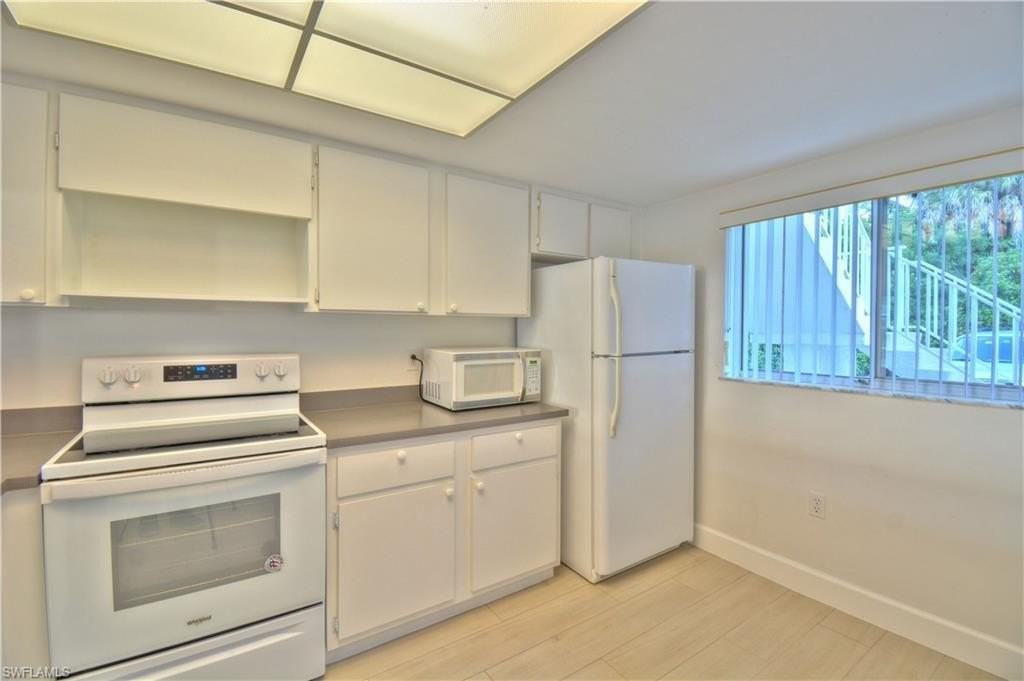 2330 Naples Trace Cir Unit 9-903 #9-903 - Photo 2 of 20