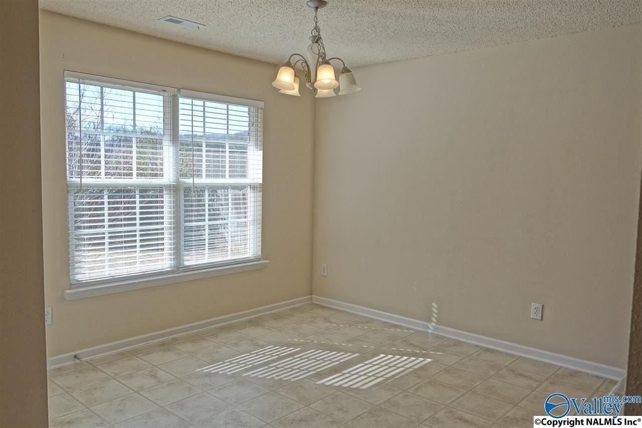 106 Wittington Ln - Photo 3 of 17