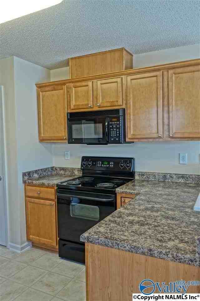 106 Wittington Ln - Photo 5 of 17