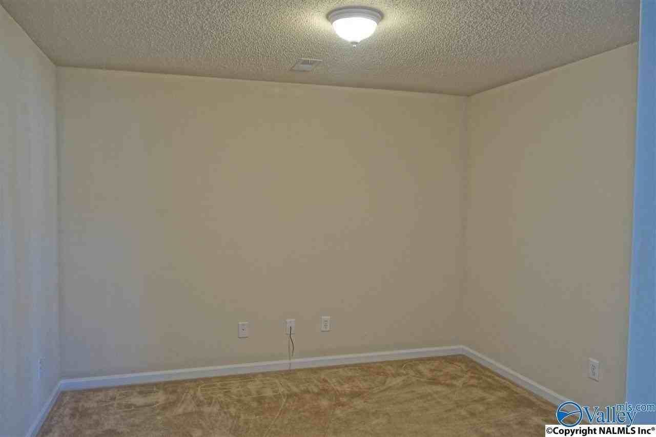 106 Wittington Ln - Photo 7 of 17