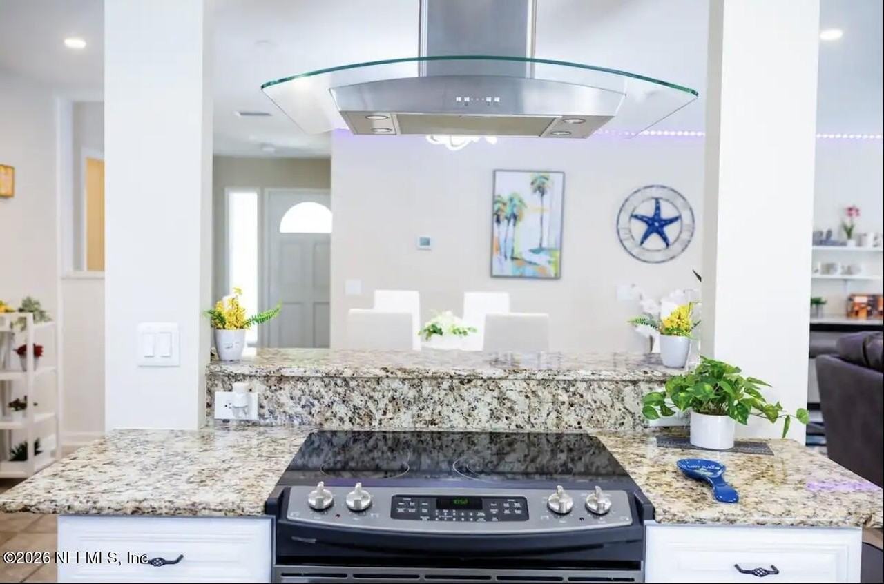 780 Ashwood St - Photo 4 of 16