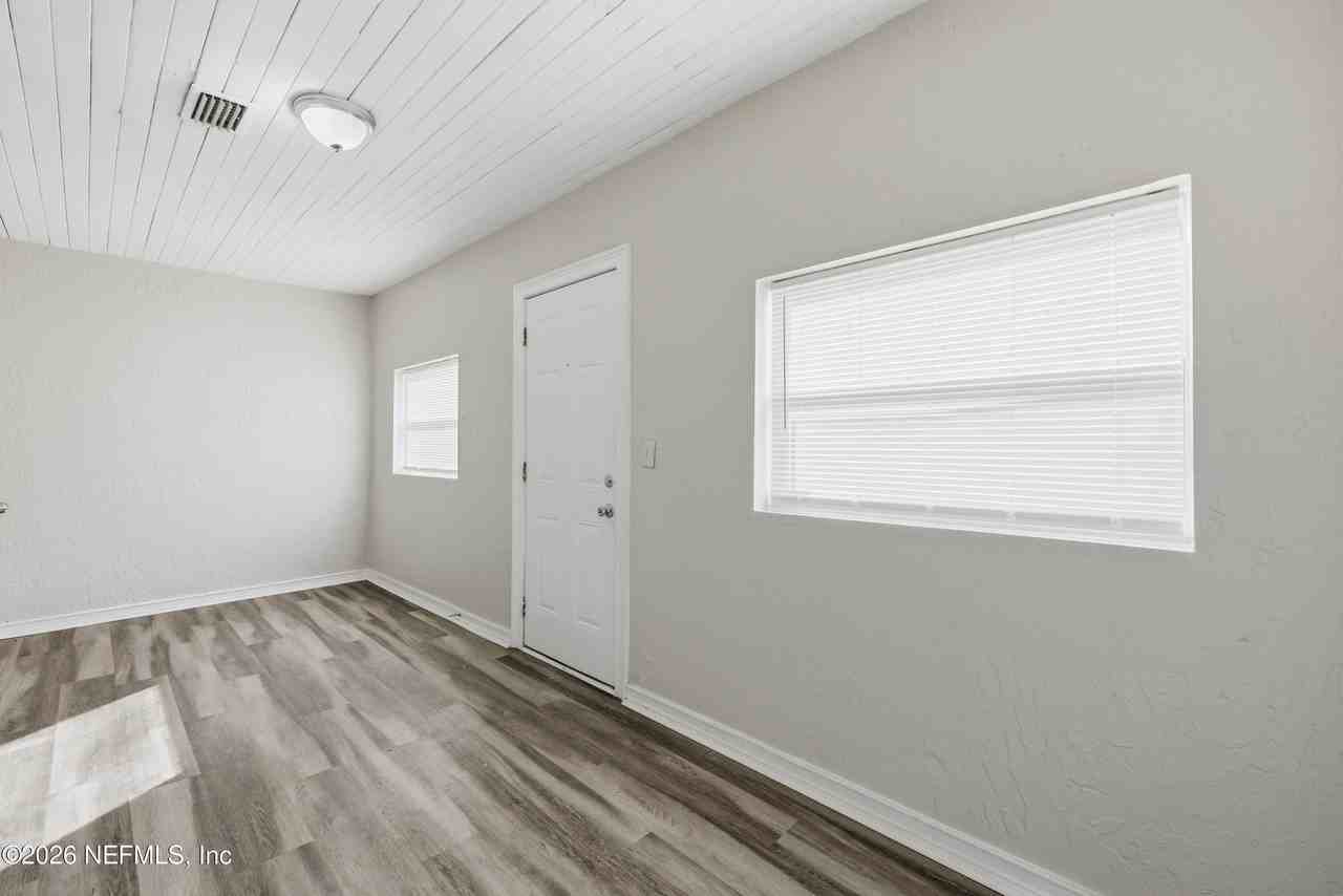 2002 Saint Clair St - Photo 3 of 29