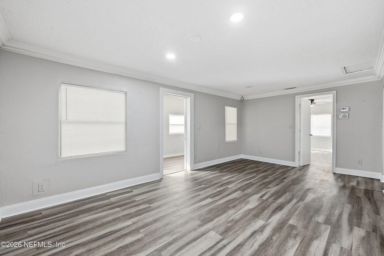 2002 Saint Clair St - Photo 6 of 29