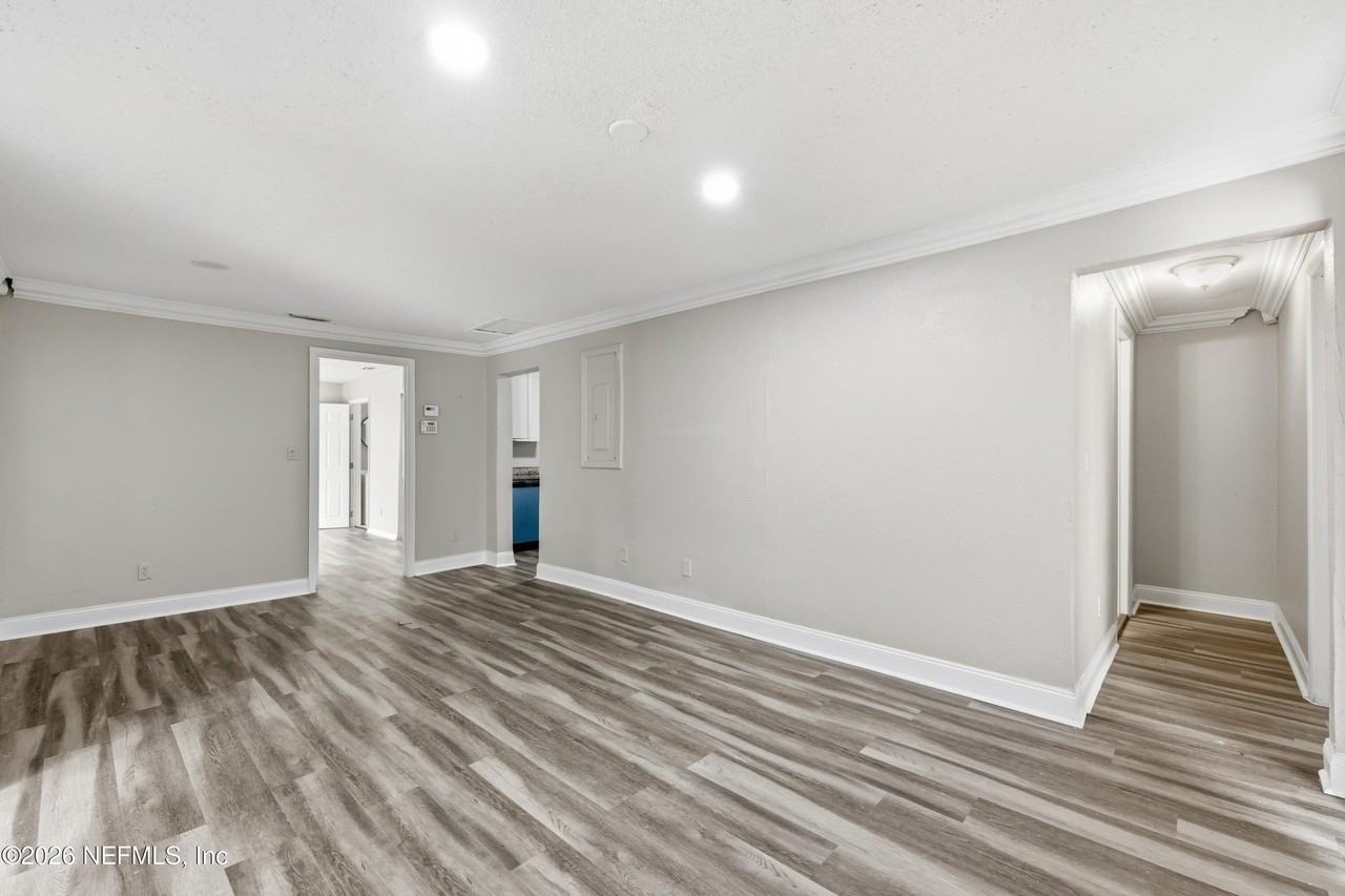 2002 Saint Clair St - Photo 7 of 29