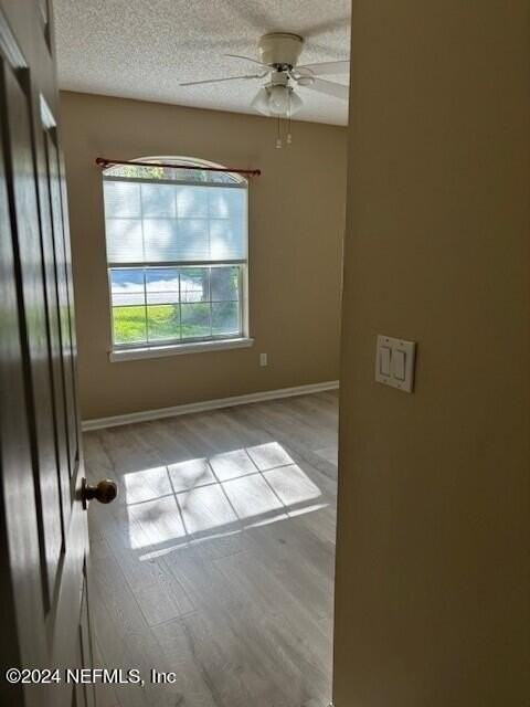 12621 Blue Lagoon Trl - Photo 3 of 26