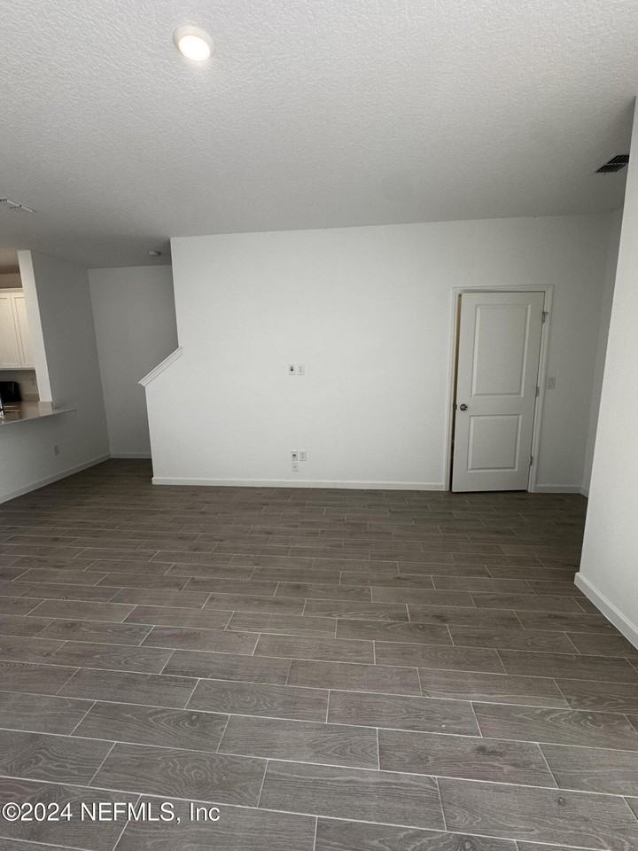 6873 GABLE GRV Avenue - Photo 5 of 31