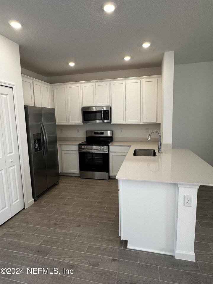 6873 GABLE GRV Avenue - Photo 7 of 31