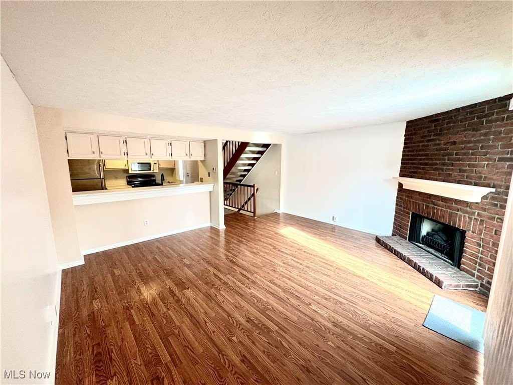 1085 Sunhaven Dr - Photo 4 of 31