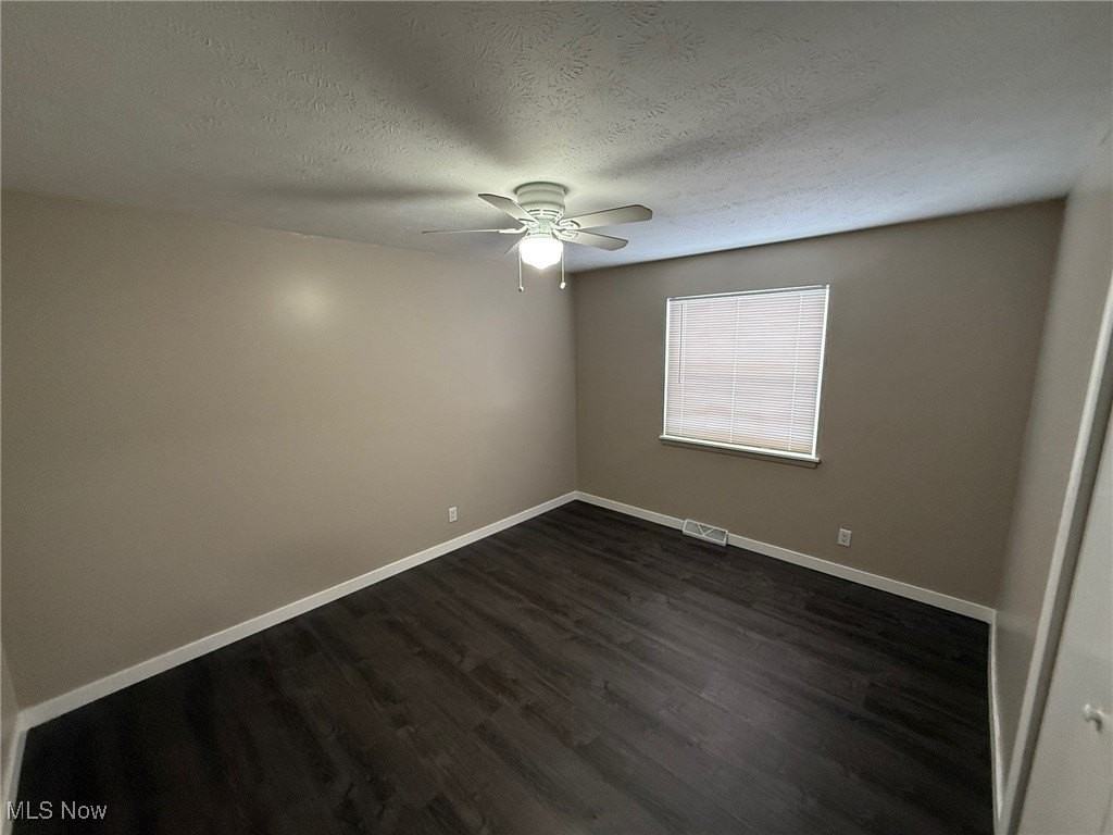 2465 Warren Pkwy Apt 6 #6 - Photo 5 of 16