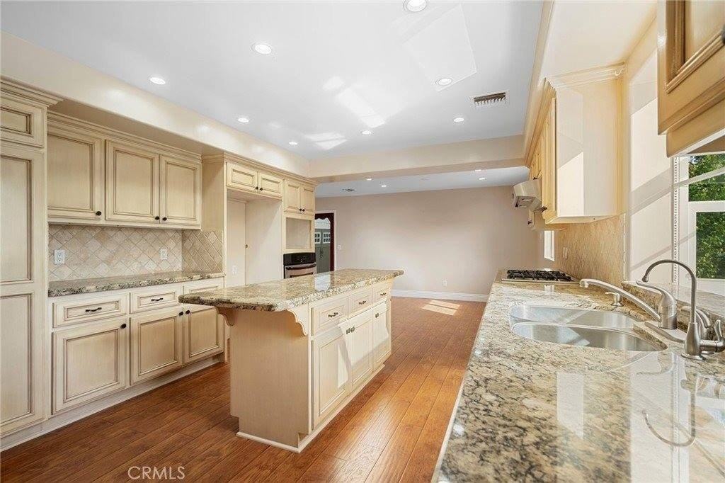 6541 Elmo St - Photo 6 of 20