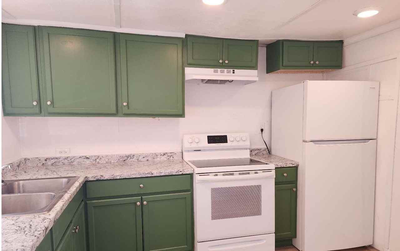 296 Nw Ridgewood Ave - Photo 3 of 10