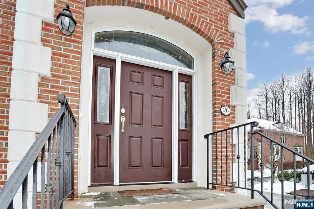 26 Candlewood Dr - Photo 2 of 50