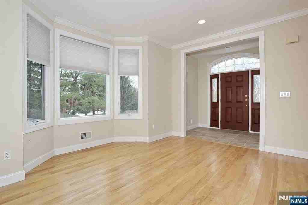 26 Candlewood Dr - Photo 4 of 50