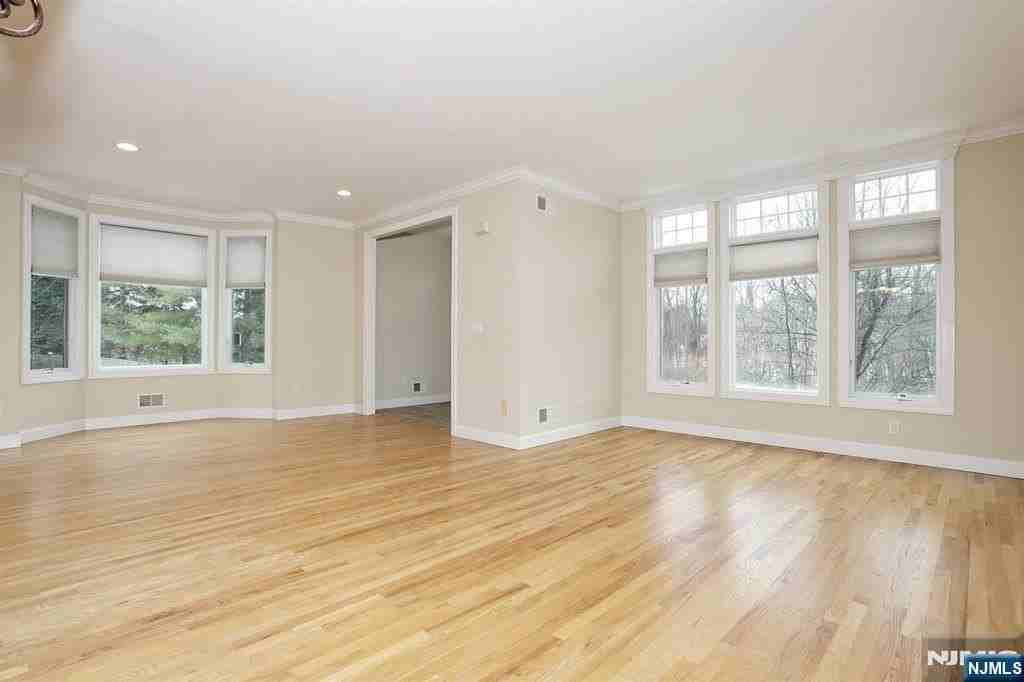 26 Candlewood Dr - Photo 7 of 50