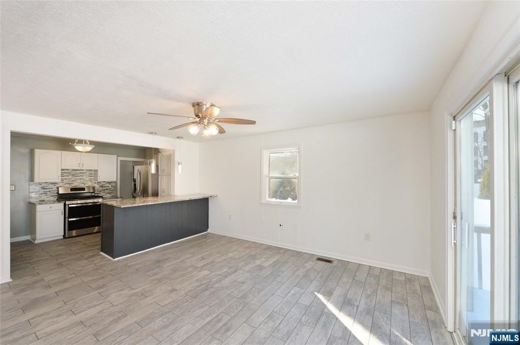 205 Rambler Ave - Photo 4 of 23