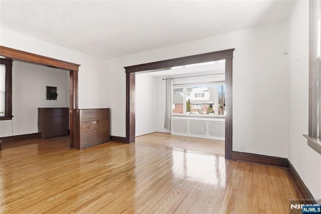 428 Lawton Ave - Photo 6 of 45