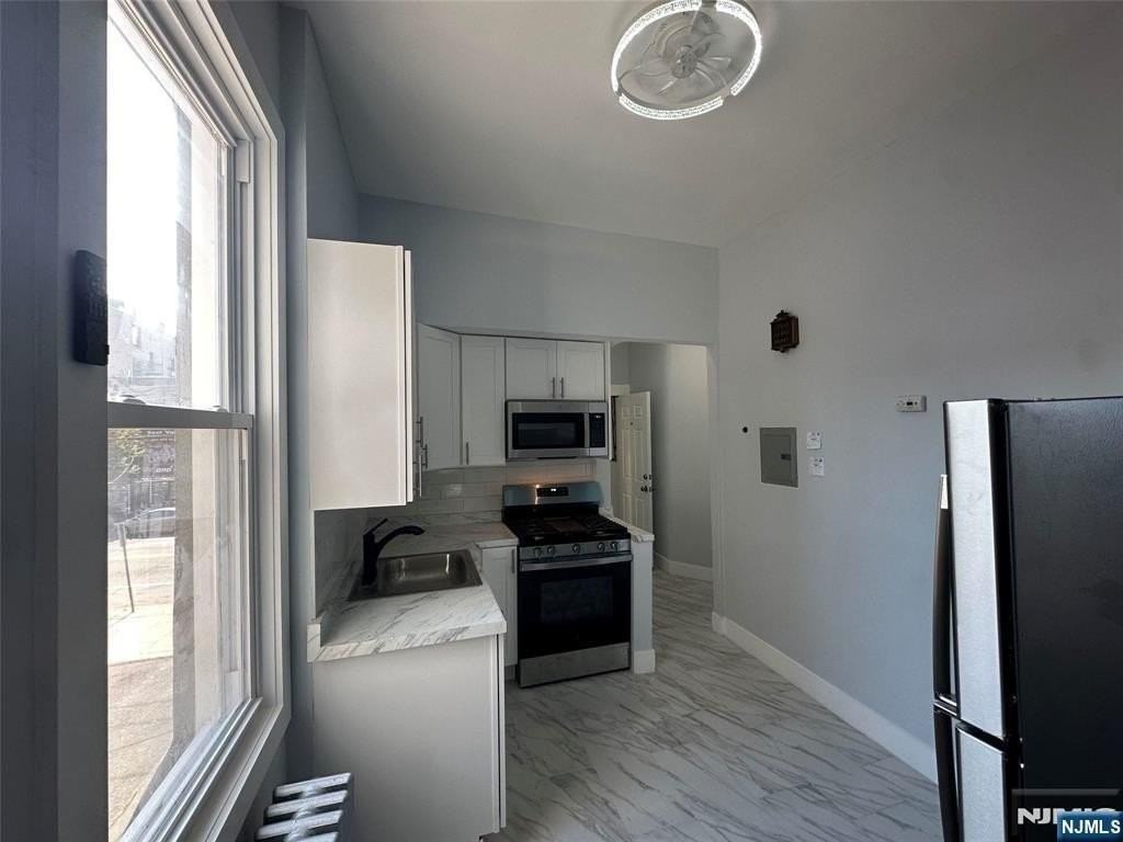 707 New York Ave - Photo 4 of 11