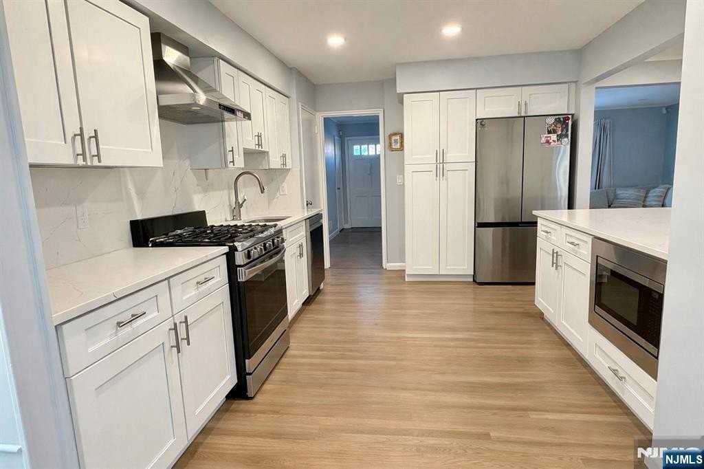 362 Shea Dr - Photo 4 of 15