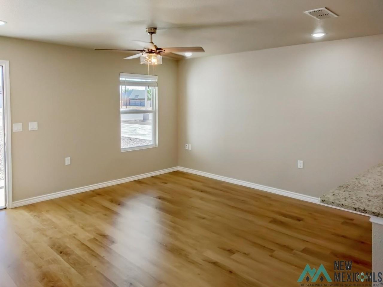 3136 Westminster Dr - Photo 3 of 13