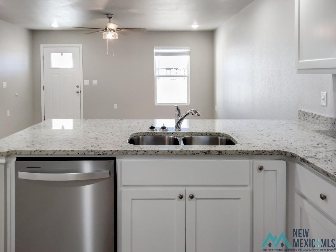 3136 Westminster Dr - Photo 6 of 13