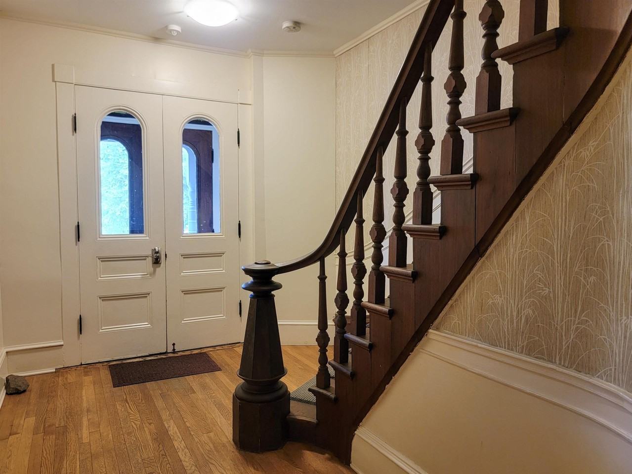 713 Central Ave #3 - Photo 3 of 33